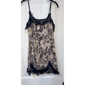 Lace & Ruffles Chemise Sz L EUC